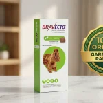 Caja verde de Bravecto para perros de 10 a 20 kg sobre fondo de hogar moderno con sello de garantía de originalidad Rankana.