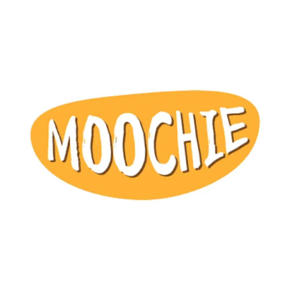 Logotipo de Moochie, marca de alimento húmedo y snacks para mascotas, disponible en Rankana Perú.